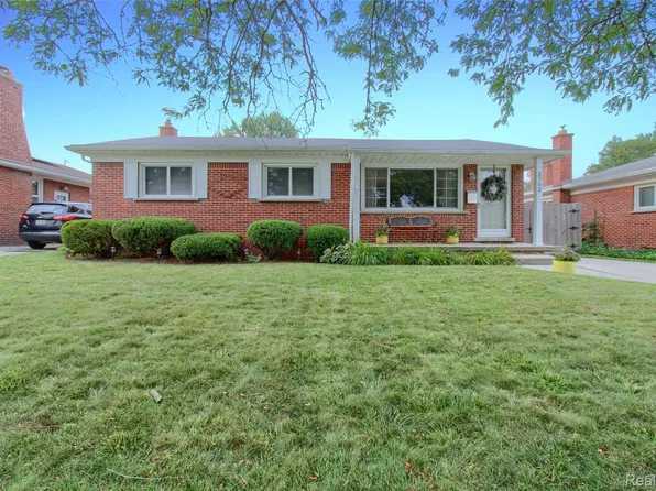 3702 Steiner St, Trenton, MI 48183