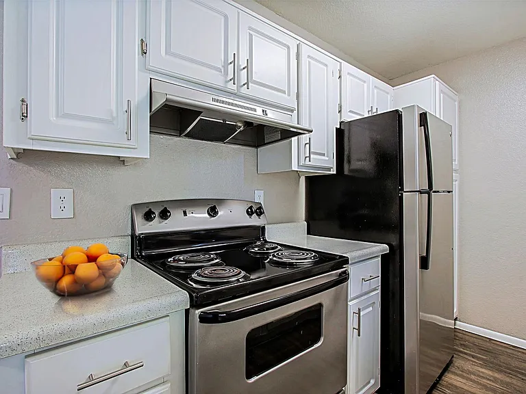 Tesoro Apartments — Photo 43