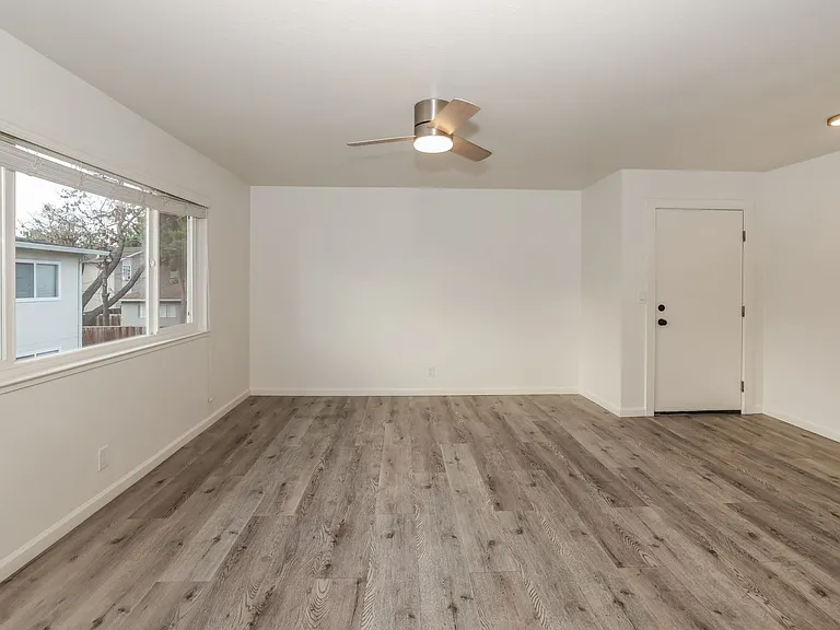 1260 Cortez Dr #10 — Photo 6