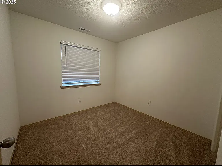 3310 SE 143rd Ave — Photo 4
