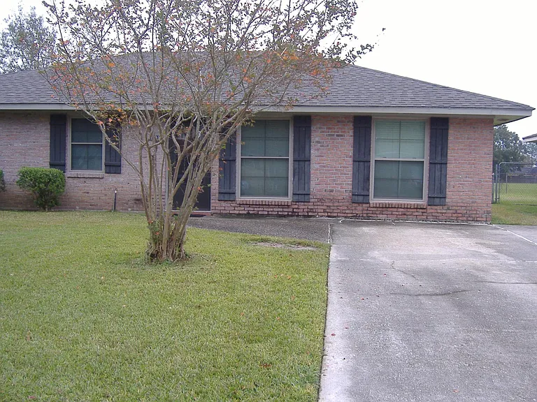 1228 Roundhill Dr — Photo 16