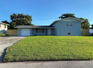 1325 NE 204th St, Miami, FL 33179