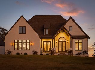 1075 Sunset Cir, Jasper, TN 37347