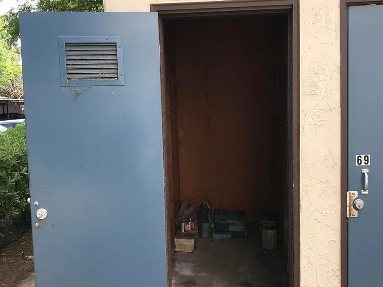 2600 Laguna Cir #E — Photo 27