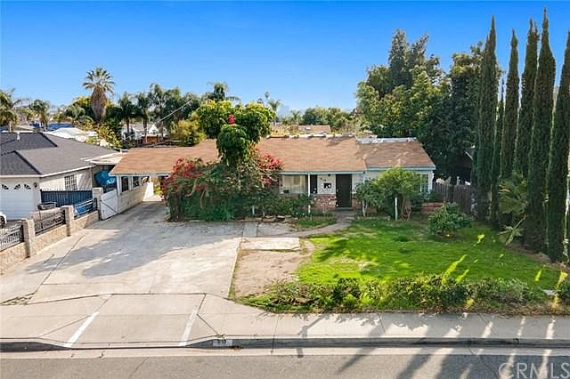 1st image of 910 E Francisquito Ave