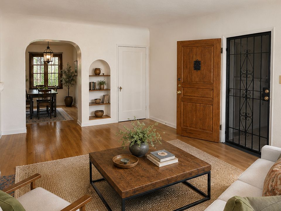 2nd image of 3121 E 5th St #3121