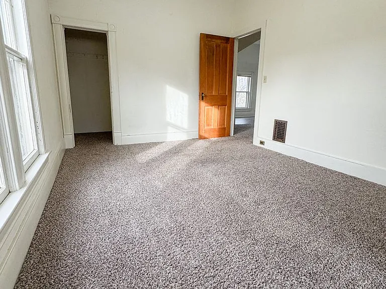 375 W Burkitt St — Photo 7