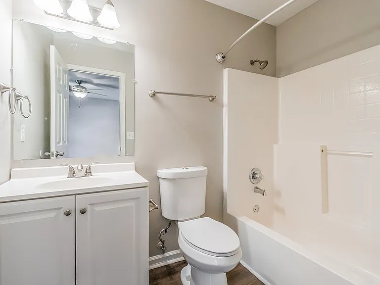 406 Meagan Cv — Photo 10