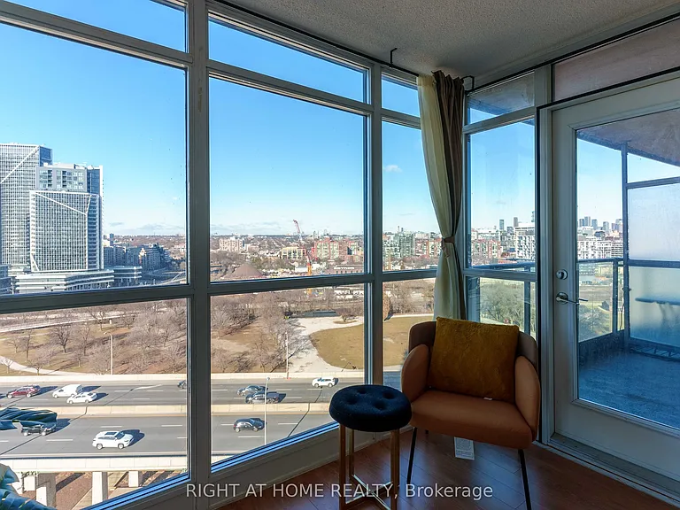 231 Fort York Blvd #1807 — Photo 16