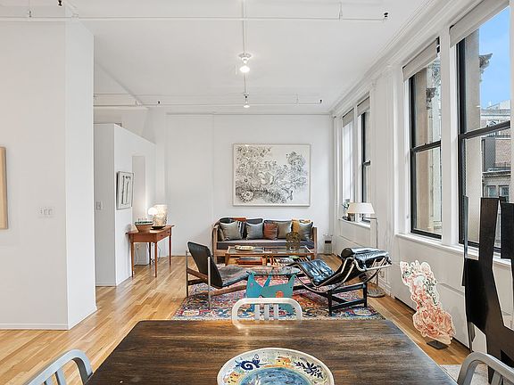 3rd image of 542 Broadway #5F