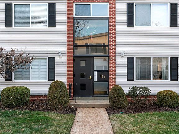 2nd image of 111 E Washington Ave APT 1N