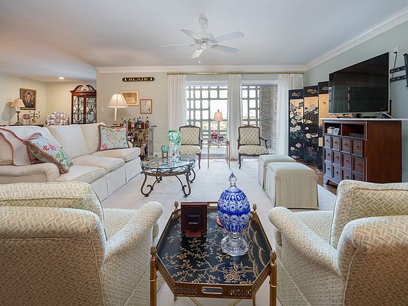 2nd image of 3525 Turtle Creek Blvd APT 11D