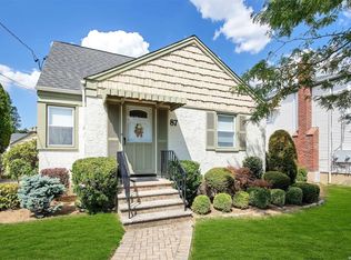 87 Hendrickson Ave, Lynbrook, NY 11563