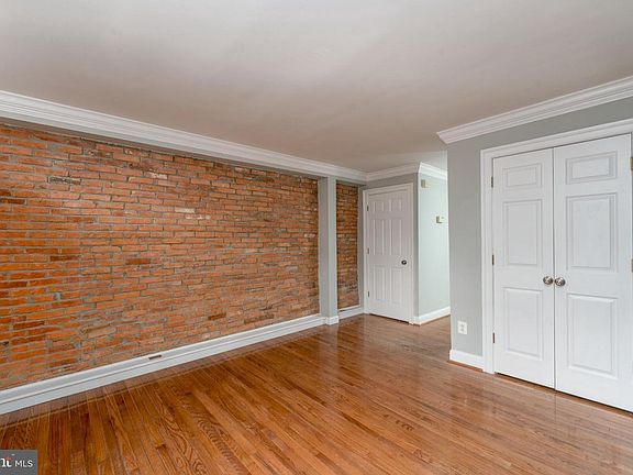 5th image of 1826 E Lombard St