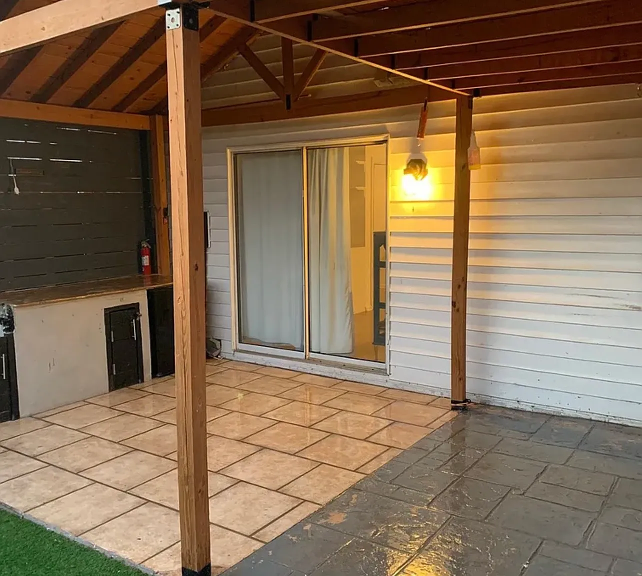 2 bed, 1.5 bath, 1172 sqft, $2,000 — Photo 3