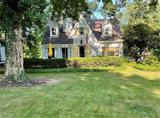 7240 Oak Dr, Poland, OH