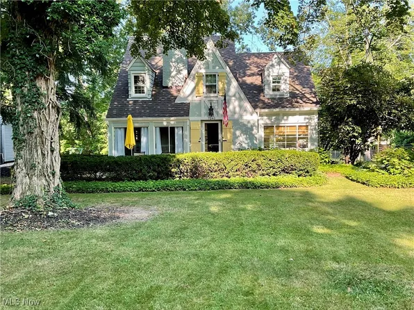 7240 Oak Dr, Poland, OH 44514