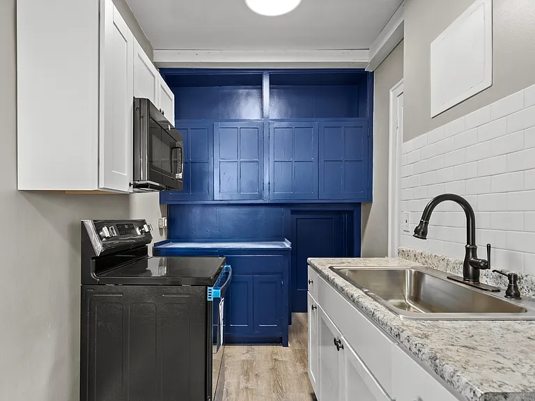 4523 Gravois Ave — Photo 1