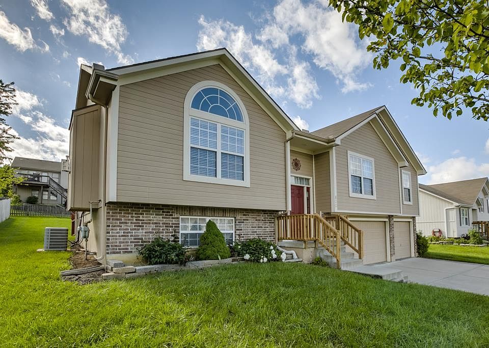 1st image of 800 Foxtail Dr