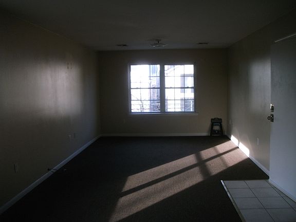 3rd image of 30 Stuyvesant Ave