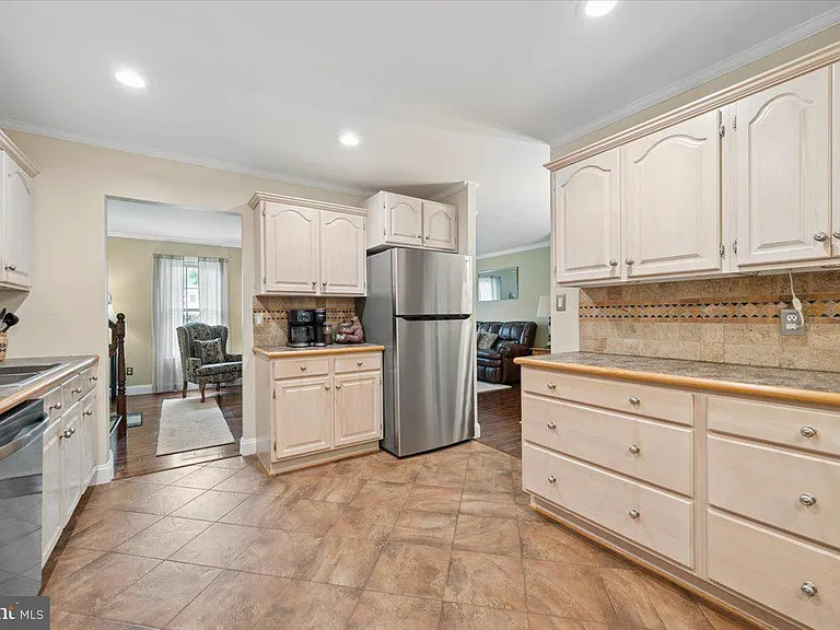 19829 Spurrier Ave — Photo 13