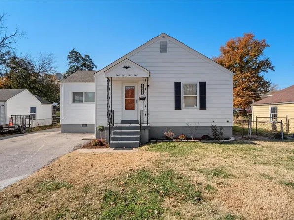 3553 Saint Joachim Ln, Saint Ann, MO 63074