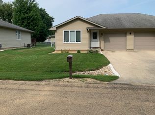 512 S Cedar St, Shannon, IL 61078
