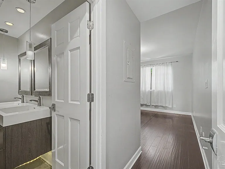 42 Baybridge Dr — Photo 15
