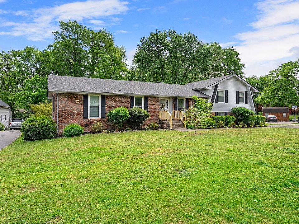 1st image of 105 Paxton Ct