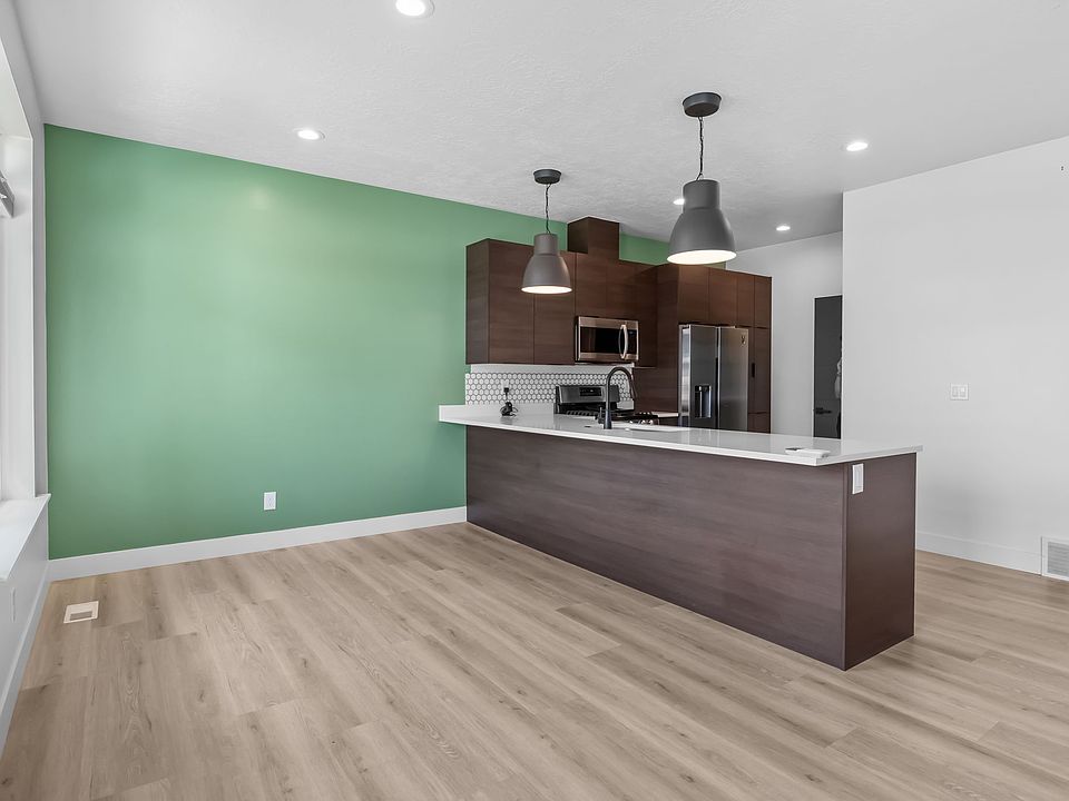 Kitchen & Dinning