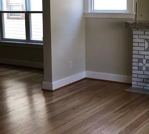 3rd image of 180 Hamilton Dr