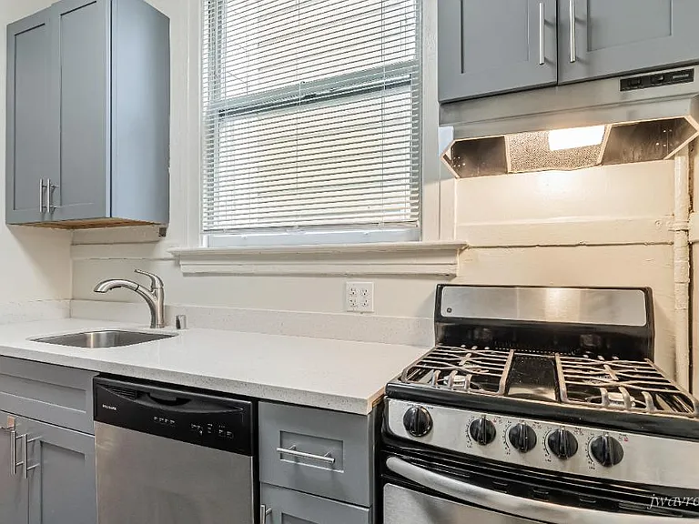 1250 Taylor St #7J — Photo 4