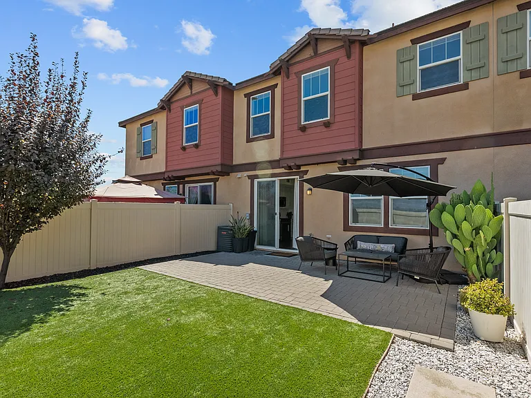 22034 Barrington Way — Photo 8