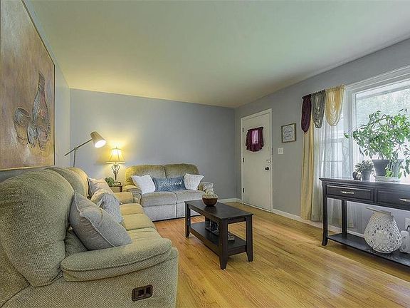 3rd image of 4347 Walker Ave