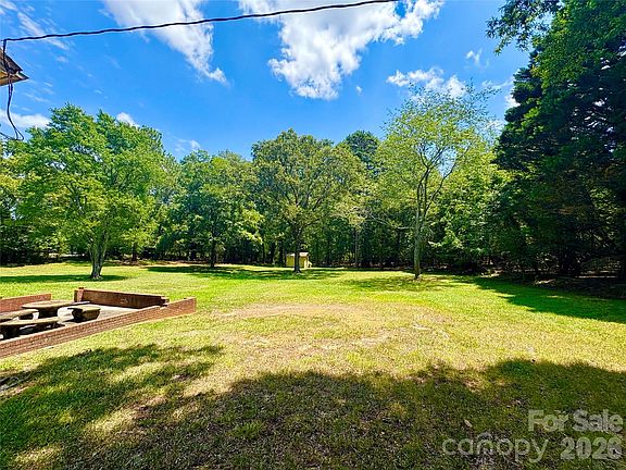 3rd image of 1801 Griffith Rd