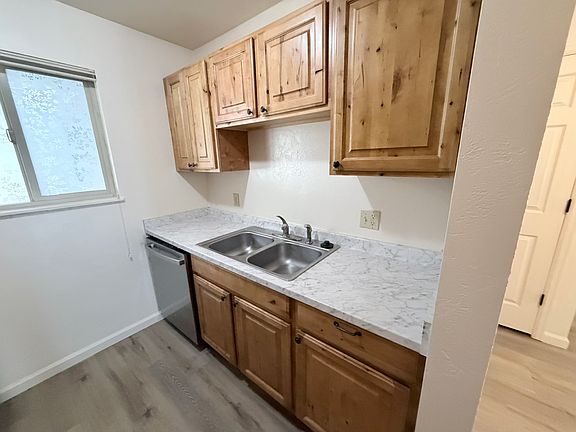 4th image of 3150 Lakeside Dr APT 206