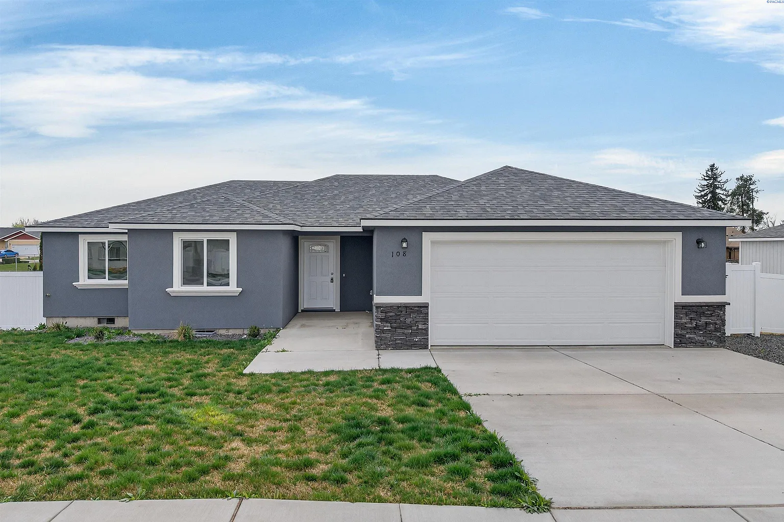 108 Luli St photo 1