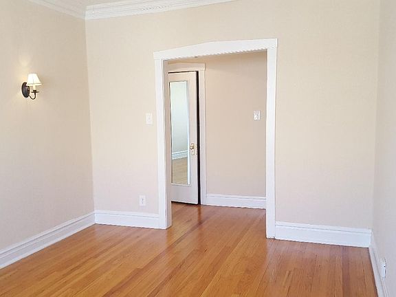 5th image of 474 N Austin Blvd APT 3
