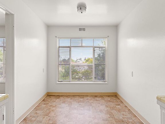 4th image of 3105 High St #3