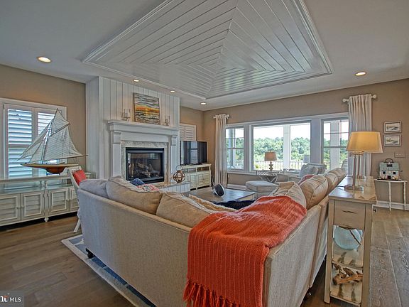 4th image of 311 W Cape Shores Dr