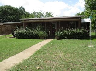 812 E White St, Hamilton, TX 76531