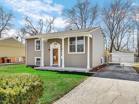 3rd image of 100 S Spruce Ln
