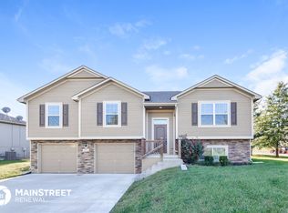1416 NE Jaclyn Dr, Grain Valley, MO 64029