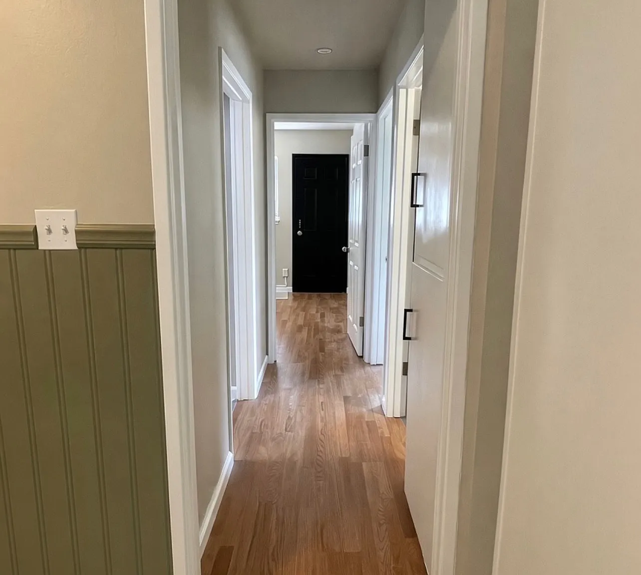 2 bed, 820 sqft, $3,400 — Photo 2