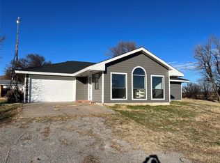 10521 N 2370th Rd, Weatherford, OK 73096