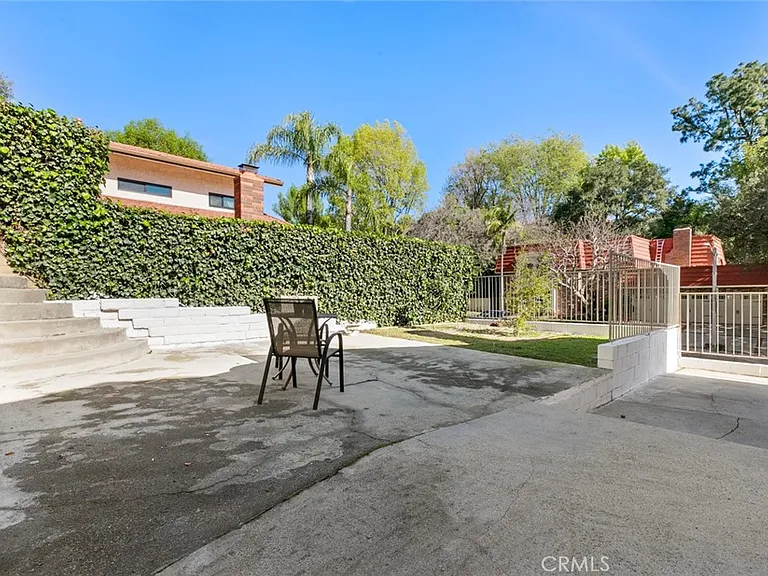 1321 Greenbriar Rd — Photo 49