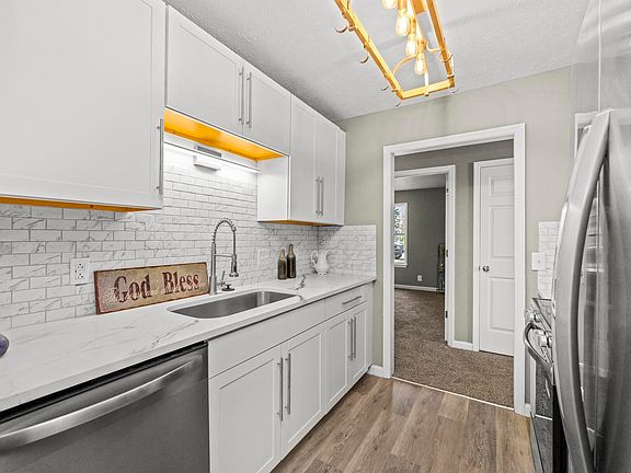 4th image of 4844 Peppertree Dr