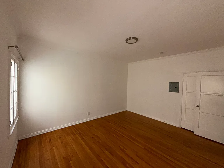 352 S Cloverdale Ave #352 — Photo 24