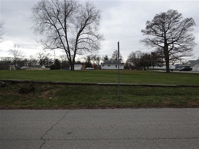 2nd image of 2620 Prairieton Rd