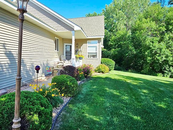 2nd image of 3829 Meadowview Way